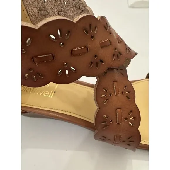 Lauren Blackwell Women’s Sandals Size 7 1/2 Tan Faux Leather Straps Back Zipper - Picture 8 of 8